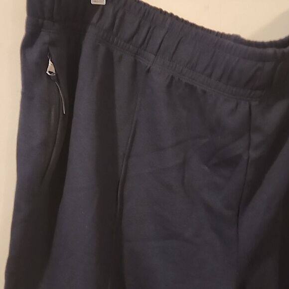 Old navy jogger - Picture 2 of 4